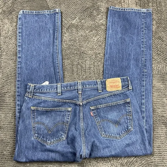 Levi's 501 Men's Jeans 38x33 Button Fly Straight Leg Blue Denim Medium Wash - Picture 8 of 9